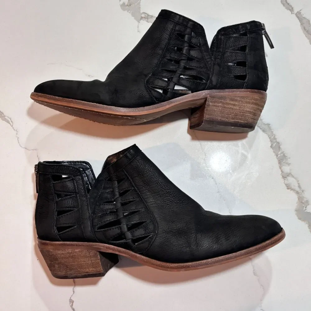 Vince Camuto | Women’s Prestetta Black Leather Ankle Boots Booties Cutout Size 8